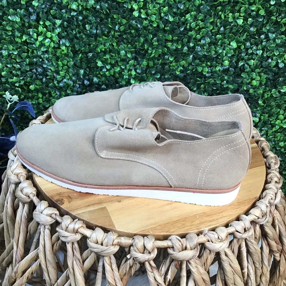 New in box nisolo Men's stone color travel derby leather  Suede Shoes‎